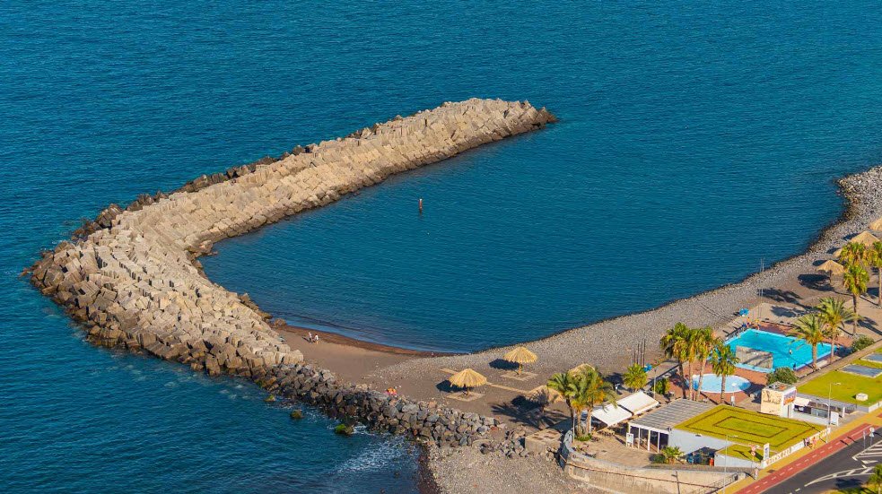 Praia da Ribeira Brava, Portugal
